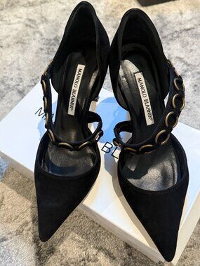 Beautiful Manolo Blahnik Heels in Black Suede